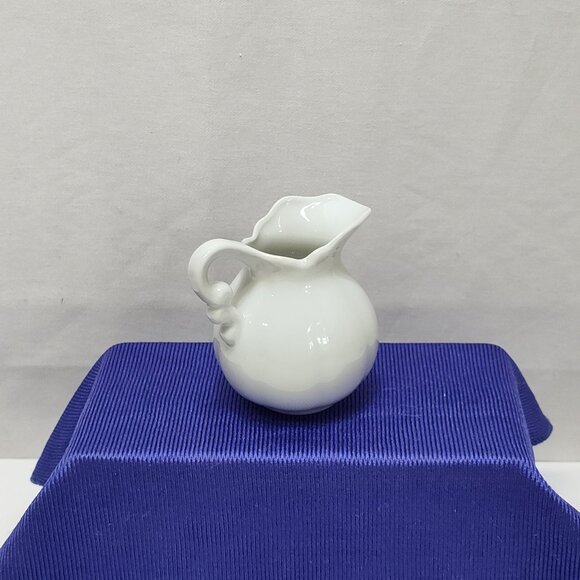 Precious Moments Purr-Fect Grandma Miniature Pitcher 1986 Porcelain Enesco VTG - Picture 5 of 6